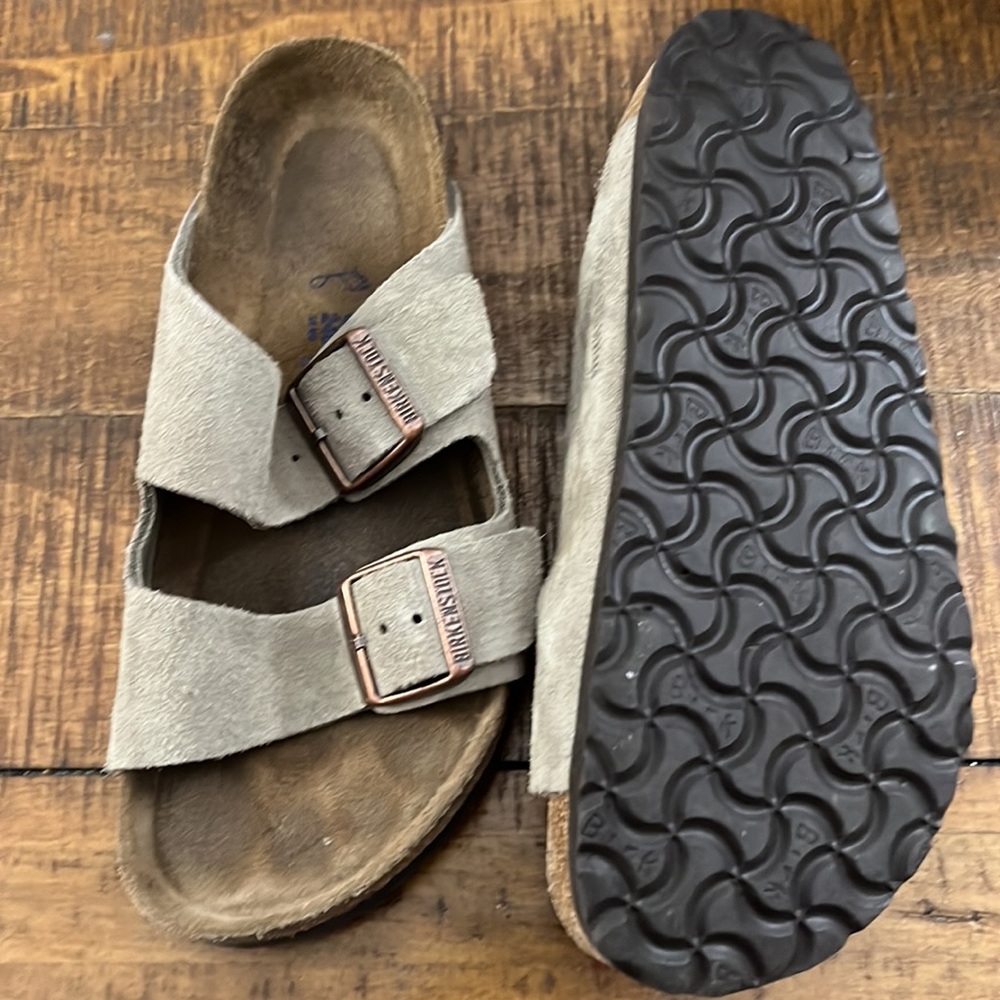 Birkenstock Arizona taupe suede size 37 excellent used condition.